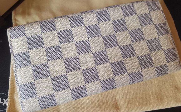 Louis vuitton sarah wallet
