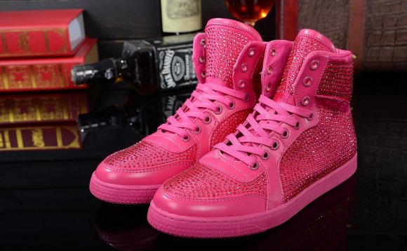 Red gucci sneakers